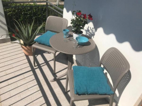 BLUE APARTMENT - a due passi dal lago, parcheggio privato Lazise